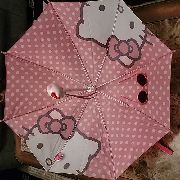 Hello Kitty Umbrella and Sunnies 🕶 - Picture 13 of 15